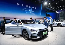 În China mașinile electrice se schimbă mai repede decât telefoanele: Vârsta medie este de 1,8 ani