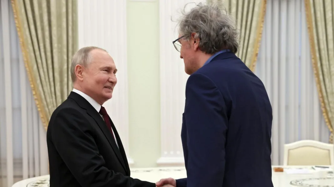 Emir Kusturica cu Putin: Ceea ce se întâmplă acum în Ucraina este o luptă pentru noi