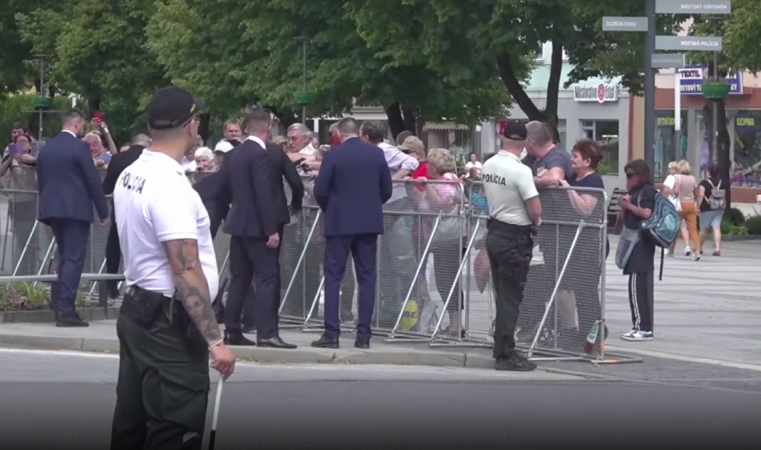 Fico a fost operat de urgență: Se zbate intre viață si moarte. UPDATE: Operația ar fi reușit