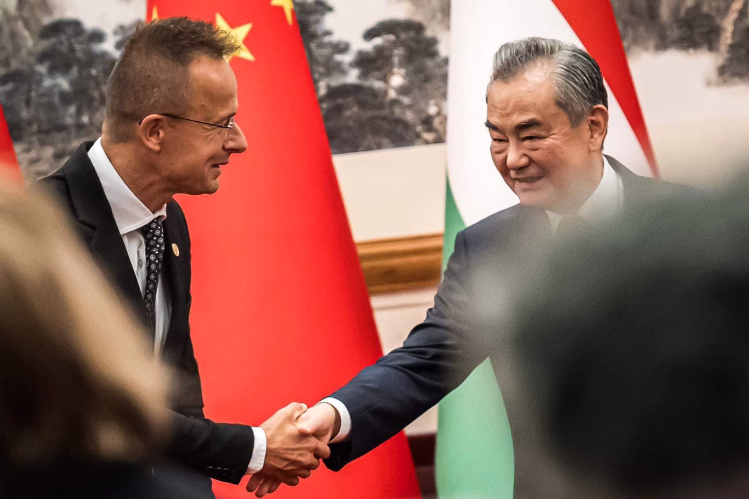 Ministrul de externe maghiar: În următorii ani, cooperarea economică, comercială şi investiţională dintre Ungaria şi China va continua să fie baza solidă a creşterii economice