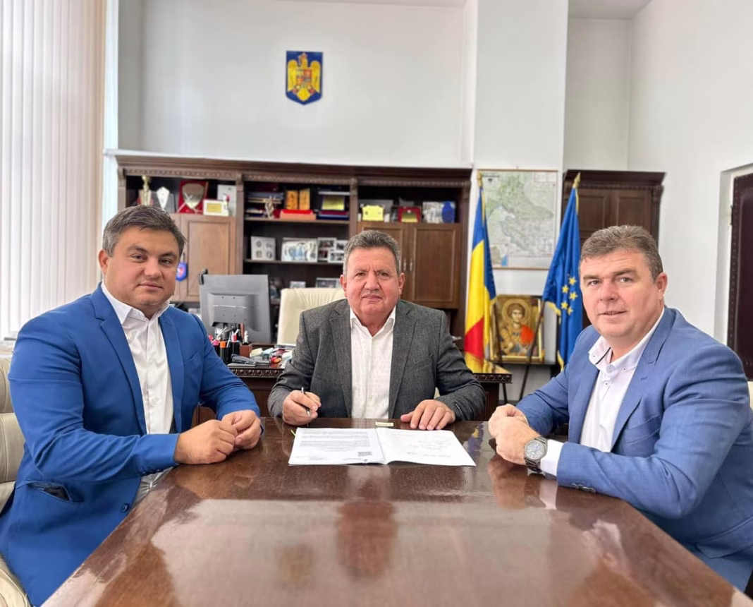 Aladin Georgescu : CONTRACT DE FINANȚARE PENTRU INVESTIȚIE ÎN SISTEMUL DE ALIMENTARE CU APĂ ÎN COMUNA JIANA