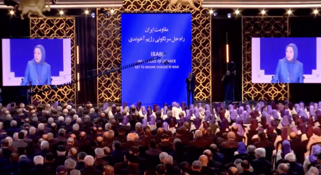 Opoziția iraniană reunită la Paris: Răsturnarea teocrației aflate la putere este singura cale către libertate în Iran