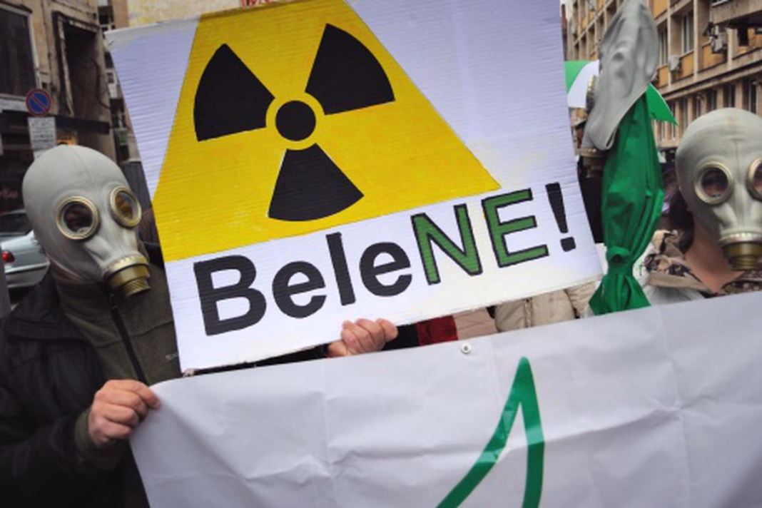 Ucrainienii iau de la bulgari bomba sovietică de la Belene și o duc la granița cu România