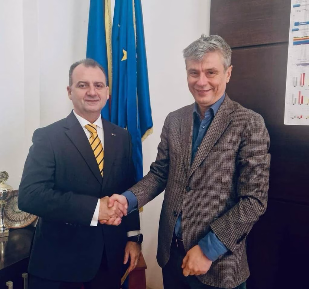 Primarul PNL din Orșova, garantat Virgil Popescu, și-a dat singur premii de excelență în vremea când era manager al Spitalului Municipal