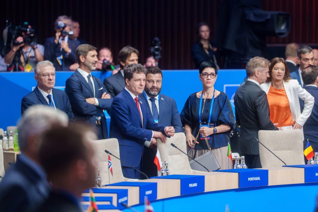 Deutsche Welle: România nu a obținut nimic la summitul NATO. Nimic din ceea ce ar putea descuraja Rusia în Estul Europei