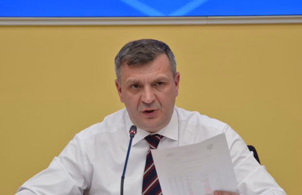 Șeful CJ Caraș-Severin acuză revenirea la „centralizarea comunistă”: Pot să fie genii absolute Bolojan, Cseke şi Pîslaru, dar nu pot să proceseze rapid mii de proiecte în baza unor criterii arbitrare