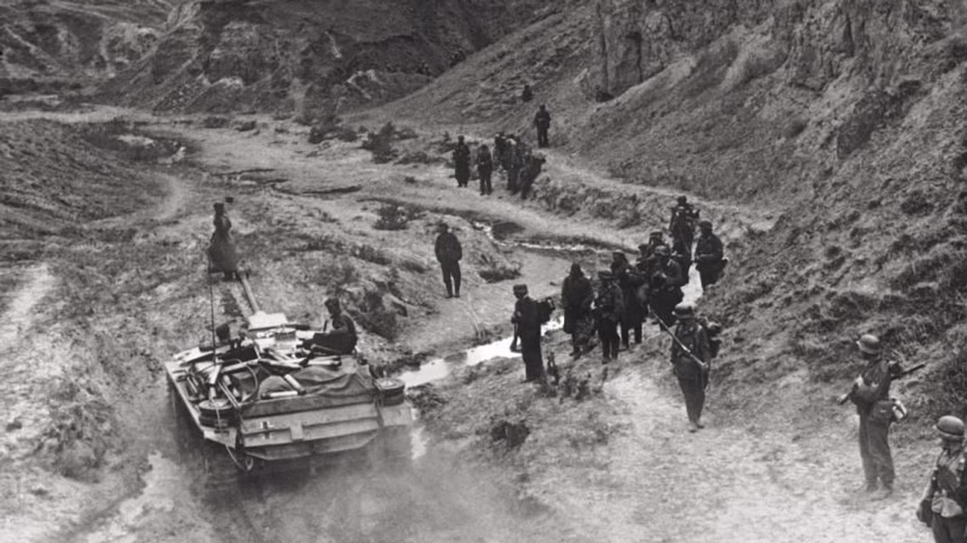 INTERESANT: Ambasadorii din Marea Britanie, Canada și Australia au onorat memoria celor din Convoaiele Arctice Aliate la Arhanghelsk(Rusia)