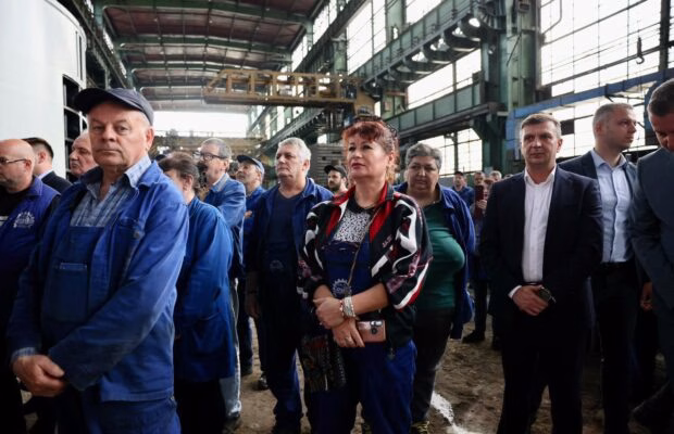 Șeful CJ Caras Severin acuză tăierile de salarii de UCMH Reșița: Fără să investim în tehnologie nu vom putea specula potenţialul hidroenergetic pe care România îl are. Poate înţeleg asta şi cei de la vârful Executivului care au tras frâna de mână în multe proiecte esenţiale pentru dezvoltarea ţării