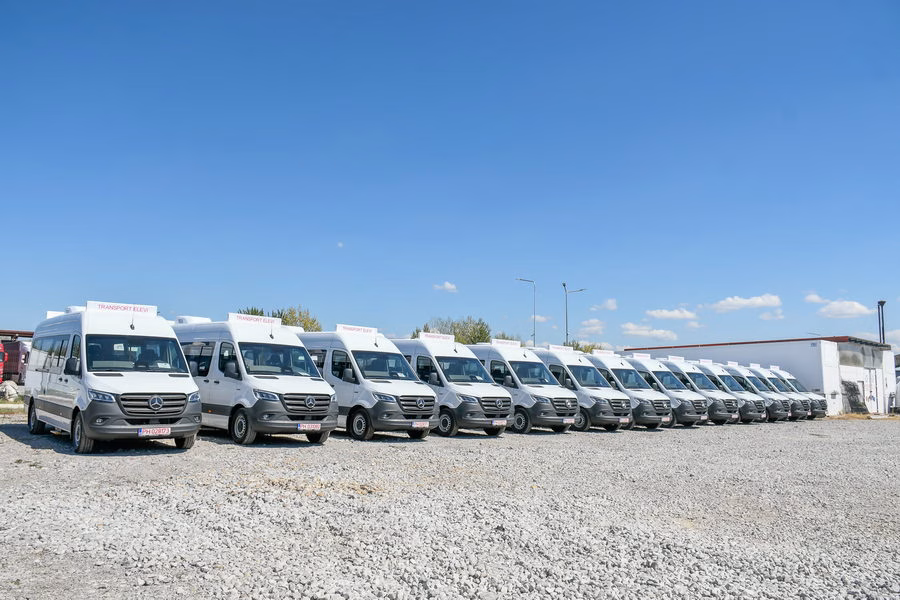 Microbuzele cu scandal luate de Bolojan pentru CJ Bihor au ajuns la Oradea