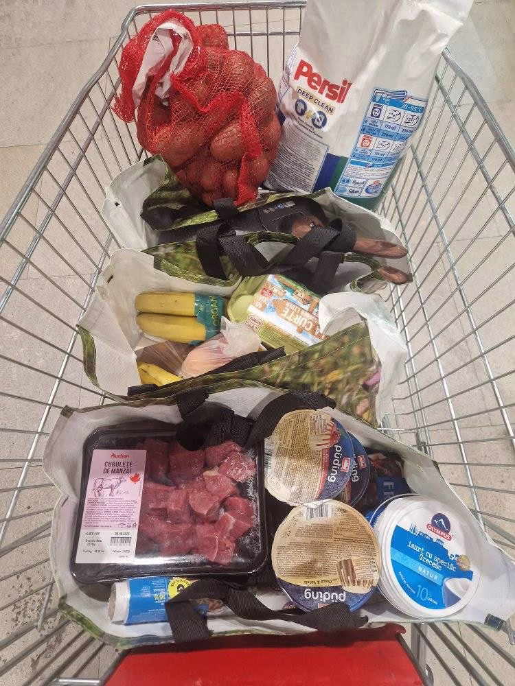 Conferențiar la Facultatea de Drept din Timișoara: Mult prea iubite și stimate domnule Bolojan, vă mulțumesc din suflet pentru ințeleptele dumneavoastră reforme! Măi Ilie, dă o dracului, dădui peste 1000 de lei pe trei plase amărâte