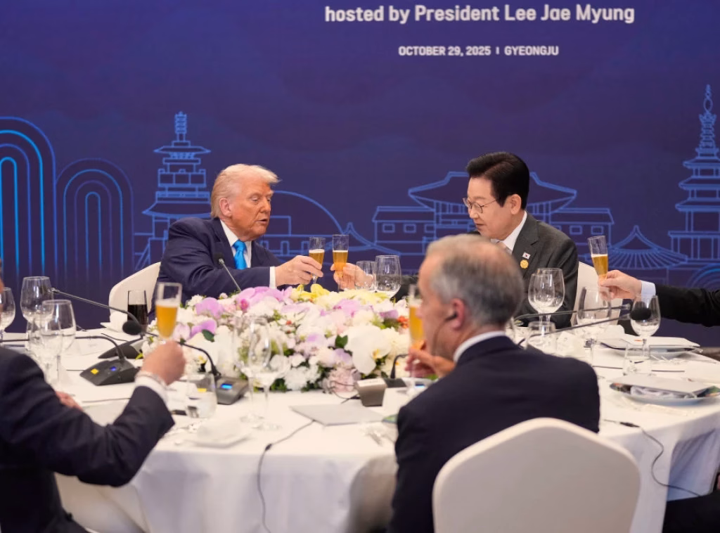 Și Coreea de Sud și-a „cumpărat” liniștea de la Trump pentru 350 miliarde de dolari