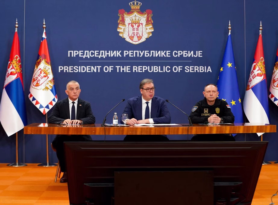 Președintele sârb după atacul armat la Parlamentul din Belgrad cere susținătorilor să nu se răzbune: Răzbunarea nu a adus nimănui bine și asta nu trebuie să se întâmple în Serbia