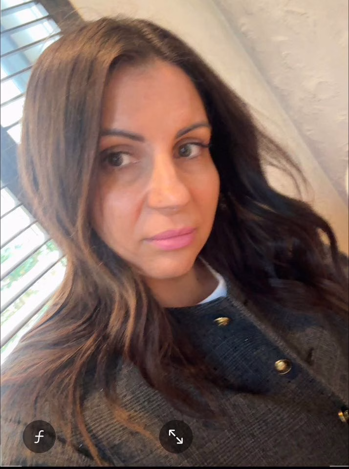 Senatoarea Horga: Dar legile, oricât de bine scrise ar fi, își ating scopul doar atunci când cei care le aplică o fac cu empatie, fermitate și curaj. Adevărata schimbare va veni când instituțiile își vor asuma rolul până la capăt, iar fiecare femeie va simți că nu este singură