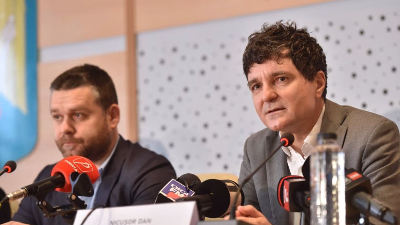 Nicușor ii dă peste nas lui Ciucu