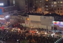 Primarul din Teheran: Protestatarii au vandalizat 26 de bănci și 25 de moschei. Convoiul unui procuror a fost incendiat