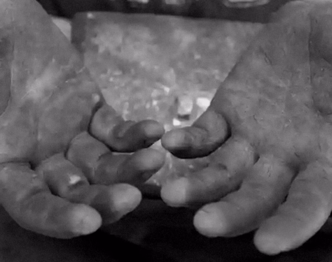 Actrița Manuela Hărăbor către Bolo: 3706 lei impozit pe apartament (110 mp), terenul aferent și mașină versus 728 lei indemnizația de handicap