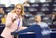 Europarlamentarul Gabriela Firea: Majoratul digital nu este un moft, nu este o constrângere a drepturilor, ci o protecție necesară a copiilor noștri!