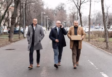 Primarii din Miercurea Ciuc, Gheorgheni şi Odorheiu Secuiesc au depus la Cancelaria premierului petiţii cu peste 10.000 de semnături prin care cer reducerea taxelor