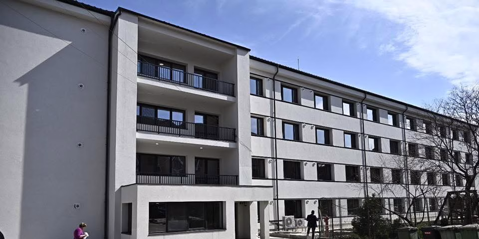 Pavilionul Administrativ din Drobeta-Turnu Severin, renovat Pavilionul Administrativ din Drobeta-Turnu Severin, renovat