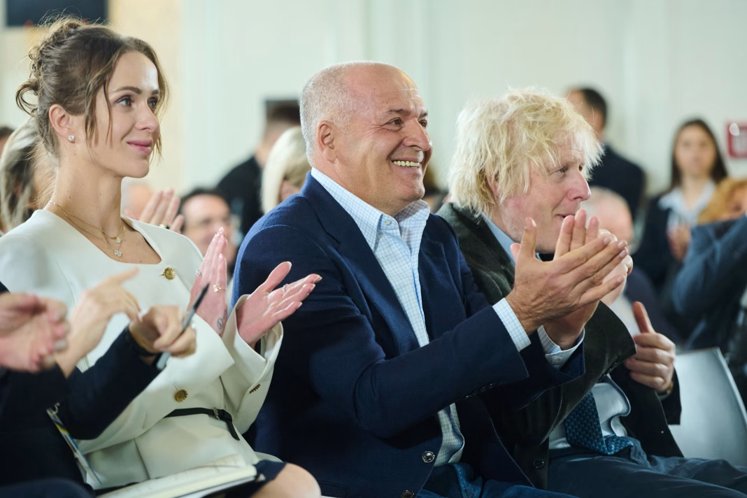 Ginerele fostului președinte ucrainean Kucima cumpără fabrică după fabrică in România Ginerele fostului președinte ucrainean Kucima cumpără fabrică după fabrică in România