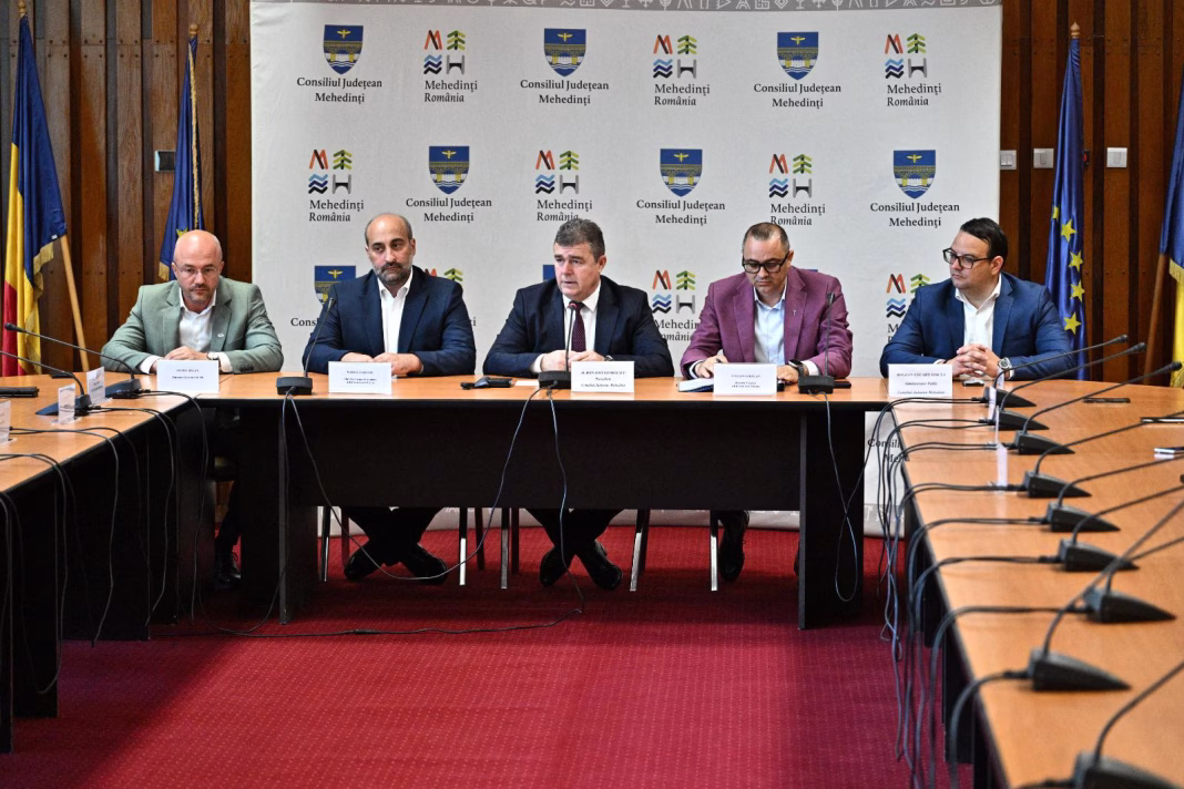 Peste 13,6 milioane de euro pentru școlile din Mehedinți Peste 13,6 milioane de euro pentru școlile din Mehedinți