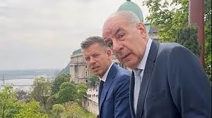 Premierul ungar anunță că îl va demite pe președinte dacă acesta nu demisionează de bunăvoie Premierul ungar anunță că îl va demite pe președinte dacă acesta nu demisionează de bunăvoie
