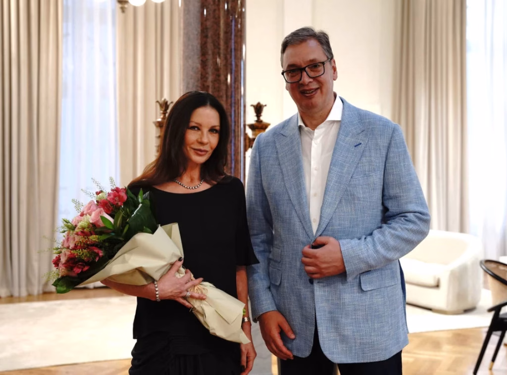 România nu mai există pe piața cinematografiei mondiale, Catherine Zeta-Jones la Belgrad cu Vučić România nu mai există pe piața cinematografiei mondiale, Catherine Zeta-Jones la Belgrad cu Vučić