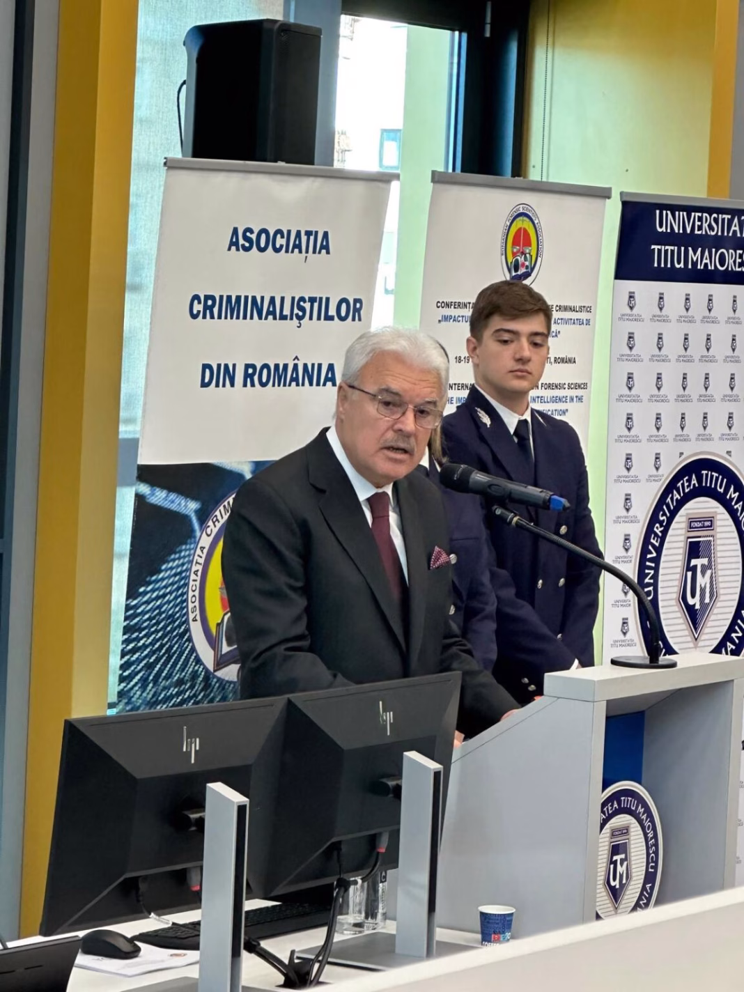 România, printre fondatorii primei Rețele Internaționale de Științe Criminalistice. Generalul de brigadă (r) prof. univ. dr. Gheorghe Popa a semnat actul constitutiv al organizației cu sediul la Roma România, printre fondatorii primei Rețele Internaționale de Științe Criminalistice. Generalul de brigadă (r) prof. univ. dr. Gheorghe Popa a semnat actul constitutiv al organizației cu sediul la Roma
