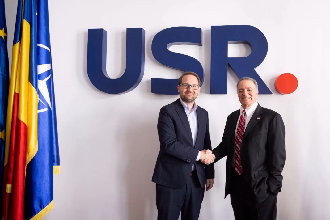Fritz recunoaște că ambasadorul american și-a încălcat grav statutul diplomatic Fritz recunoaște că ambasadorul american și-a încălcat grav statutul diplomatic