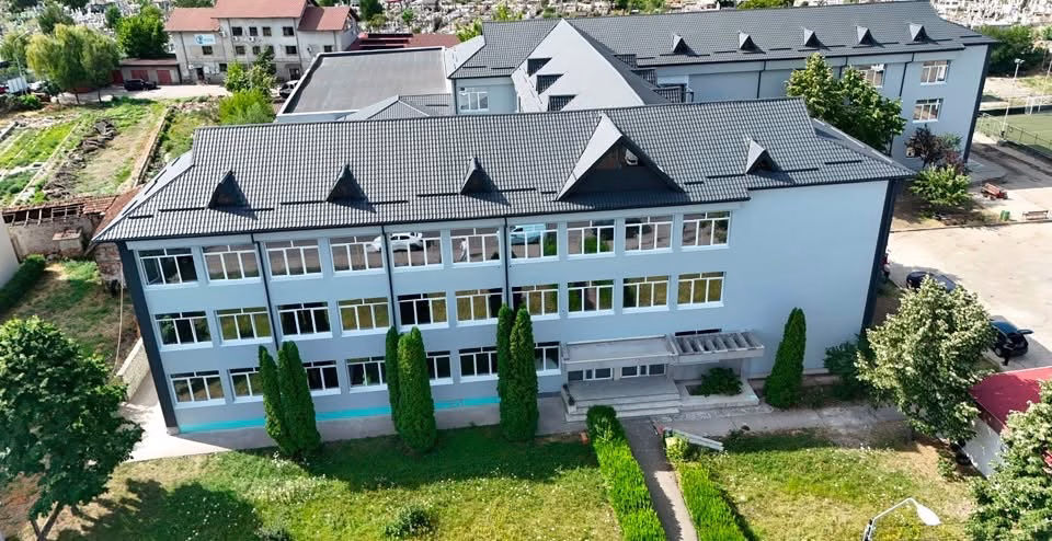 Încă o școală aproape renovată în Drobeta Turnu Severin Încă o școală aproape renovată în Drobeta Turnu Severin