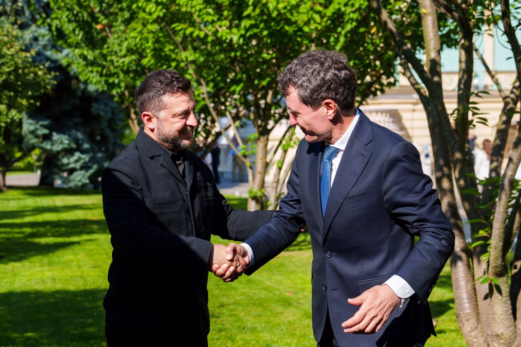 Nicușor: Ajutorul pentru Ucraina trebuie să rămână secret. Am dat bani și echipamente Nicușor: Ajutorul pentru Ucraina trebuie să rămână secret. Am dat bani și echipamente