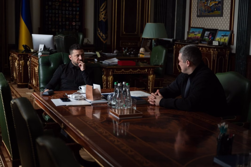 Financial Times: Zelenski vrea afaceri corupte în Armată. Cine îl incurcă? Financial Times: Zelenski vrea afaceri corupte în Armată. Cine îl incurcă?