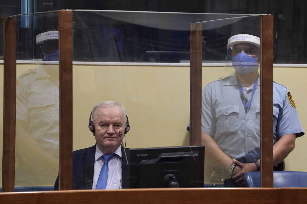 Comisarul european pentru extindere supărată că sârbii îl glorifică pe Ratko Mladic Comisarul european pentru extindere supărată că sârbii îl glorifică pe Ratko Mladic