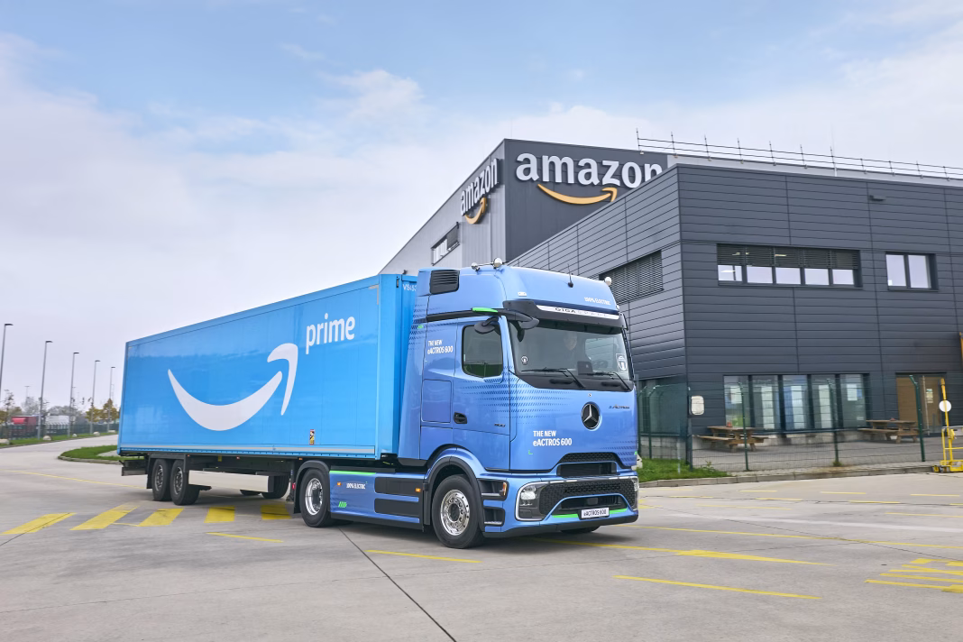 Amazon vrea să angajeze peste 300.000 de oameni în Statele Unite în timpul sărbătorilor Amazon vrea să angajeze peste 300.000 de oameni în Statele Unite în timpul sărbătorilor